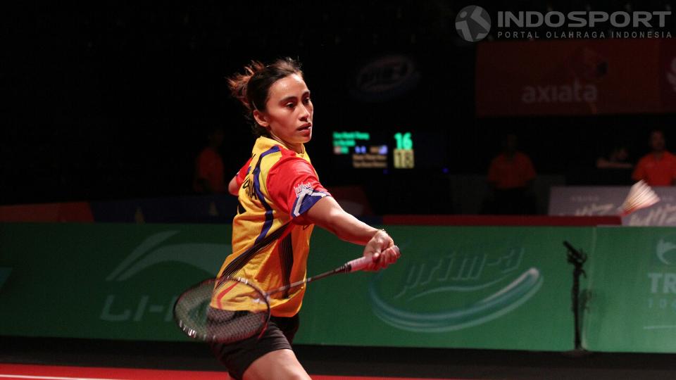 Tunggal putri Indonesia, Bellaetrix Manuputty, dipermalukan Yip Pui Yin dari tim Asia All-Stars 14-21, 20-22 pada turnamen Axiata Cup 2014 di Sports Mall Kelapa Gading, Kamis (27/11/14).